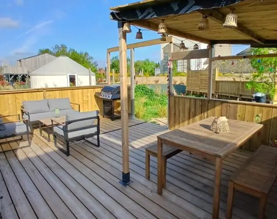 Salon et terrasse